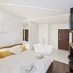 Yourapart Chmielna Park Exclusive Z Wanna Wolnostojaca Lub Jacuzzi Gdańsk