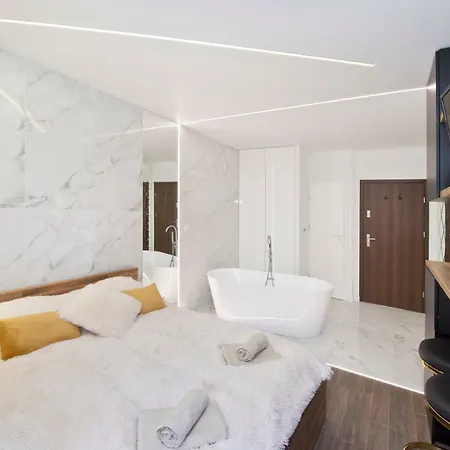 Yourapart Chmielna Park Exclusive Z Wanna Wolnostojaca Lub Jacuzzi Danzica